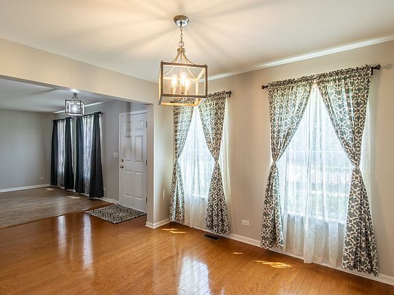 5th image of 11435 Middletown Ln