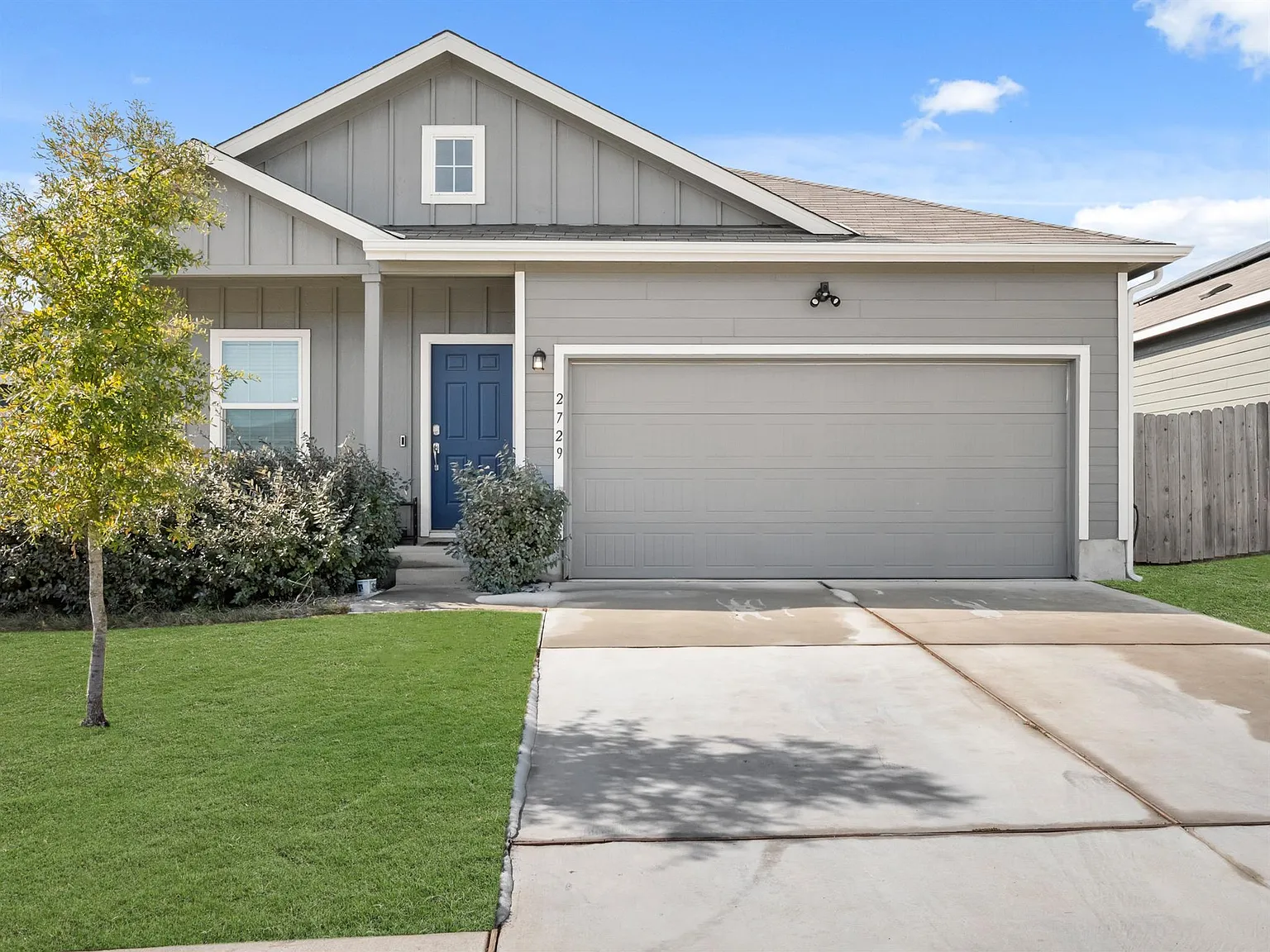 3 bed, 2.0 bath, 1217 sqft, $1,950 — Photo 2