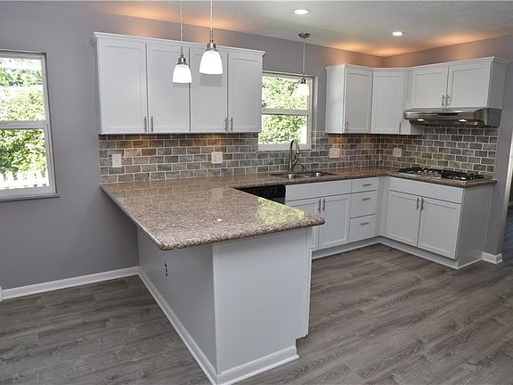 5th image of 207 Grayling Dr