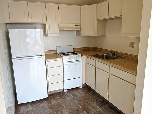 2nd image of 1770 Lombard St #305