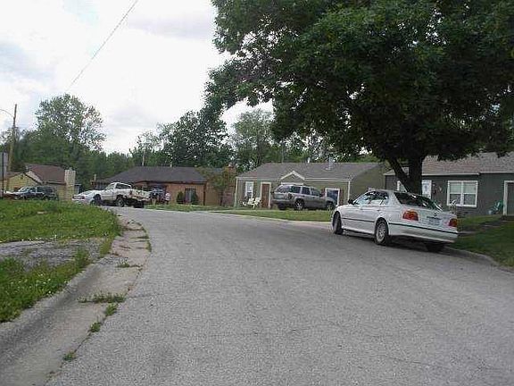 3rd image of 4522 Walker Ave