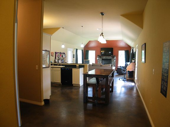 4th image of 4301 E Zachary Ln
