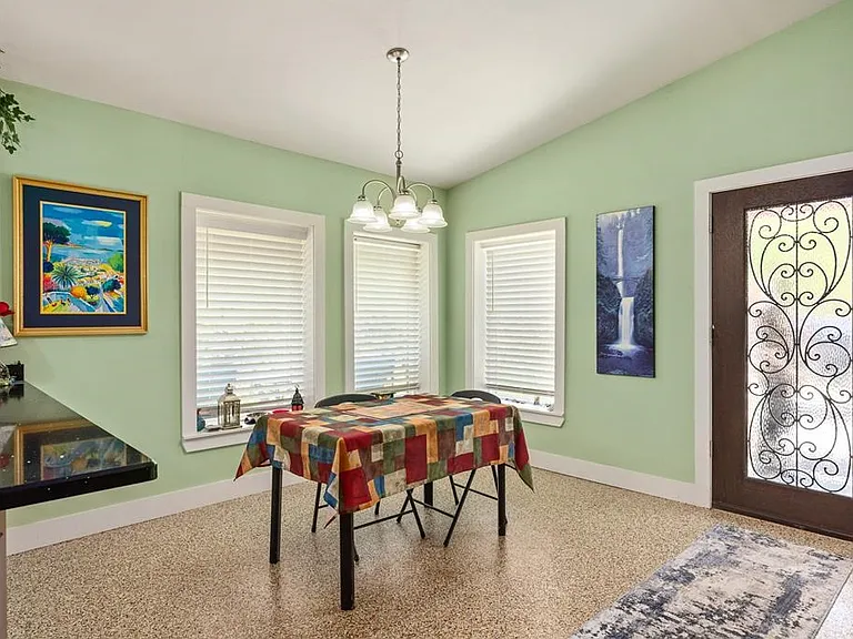 144 Roland Trl — Photo 10