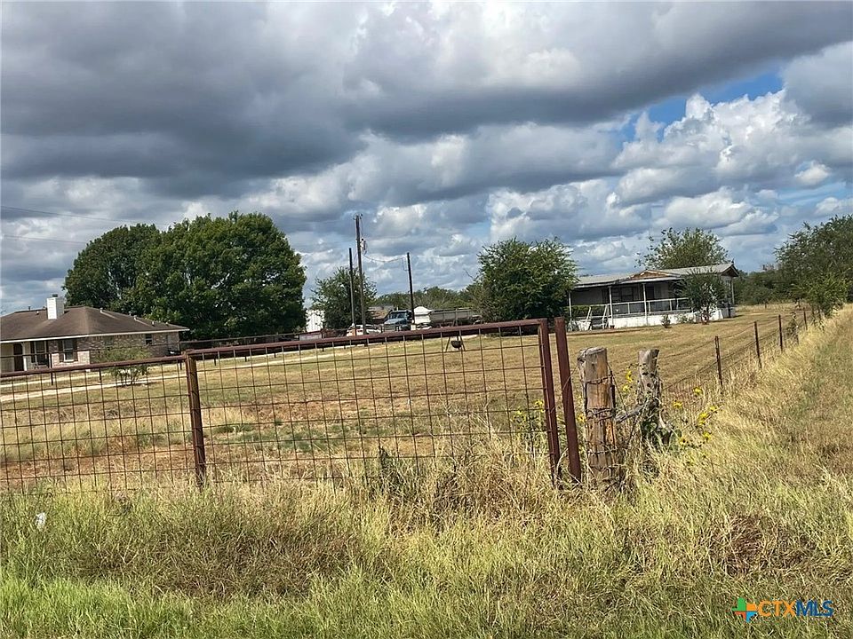 1st image of 755 Saengerhalle Rd