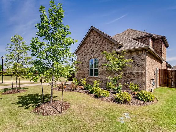 3rd image of 4702 Kensington Ct