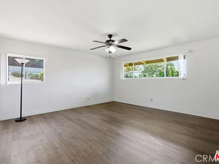 6732 Wooster Ave — Photo 6