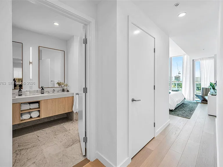 9201 E Bay Harbor Dr #Penthouse 809 — Photo 20
