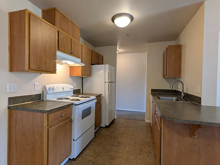 Wellesley Park Apartments — Photo 109