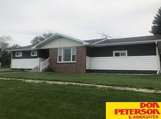 512 S 3rd St, Howells, NE 68641