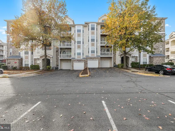 501 Sunset View Ter SE APT 305, Leesburg, VA 20175