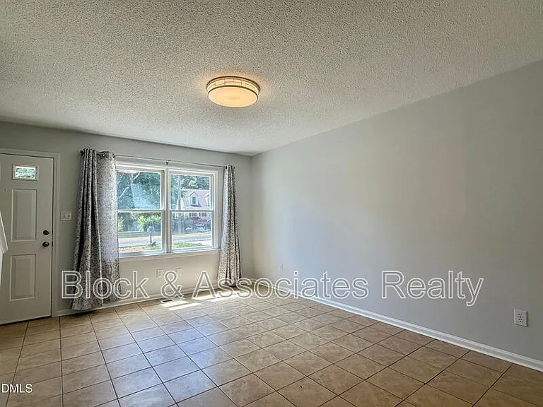 333 Jones Franklin Rd #B — Photo 4