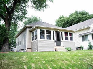 823 S Walts Ave, Sioux Falls, SD 57104