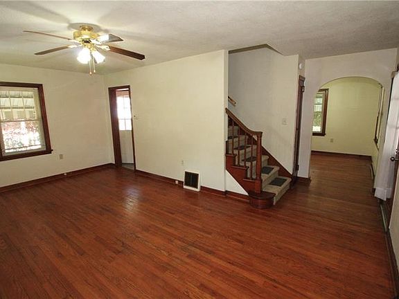 3rd image of 128 S Lincoln Ave