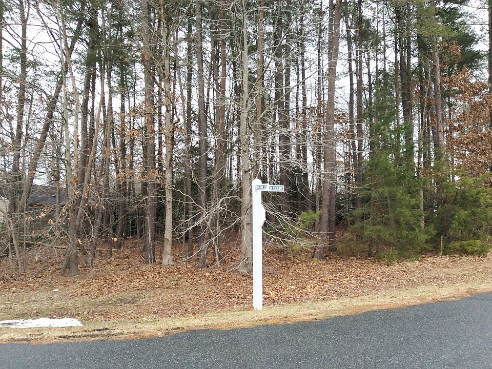 1st image of 84 Branch Ct