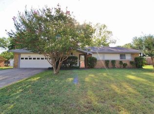 1420 Hillside Dr, Midlothian, TX 76065