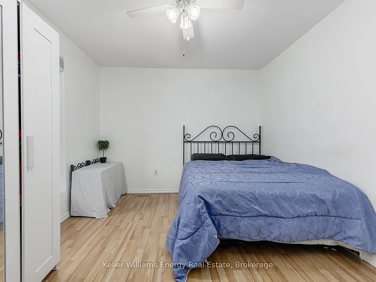660 Grey St #B — Photo 12