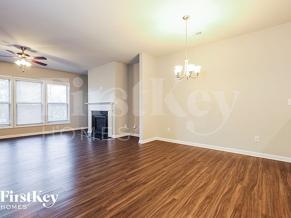 4th image of 3709 Upland Dr