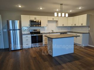 1873 10th Ave E APT 406, Alexandria, MN 56308