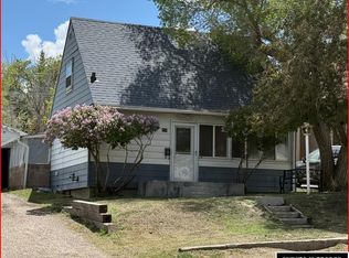 214 E Spruce St, Rawlins, WY 82301