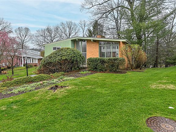 2nd image of 815 Breezewood Dr