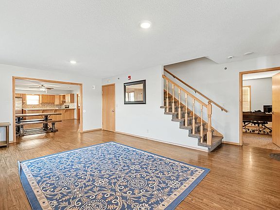 4th image of 3144 N Hood Ave