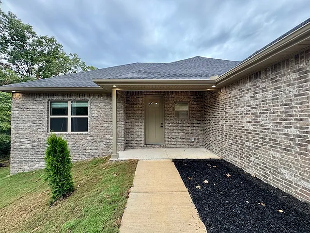 38 Woodbridge Dr — Photo 2