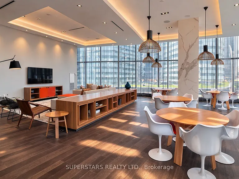 10 York St #4208 — Photo 29