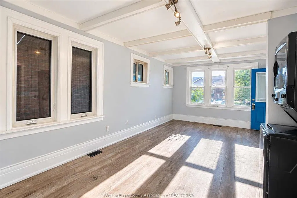 3 bed, $1,700 — Photo 3