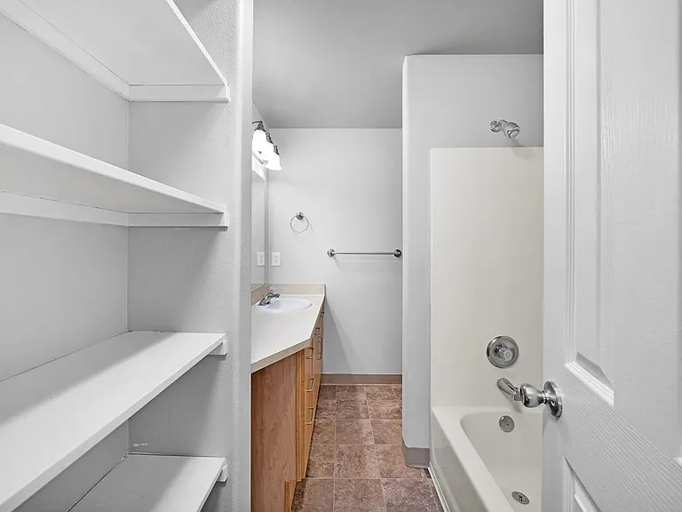 13515 SE Holgate Blvd — Photo 47