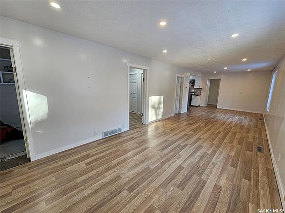 5th image of 437 4th AVENUE E