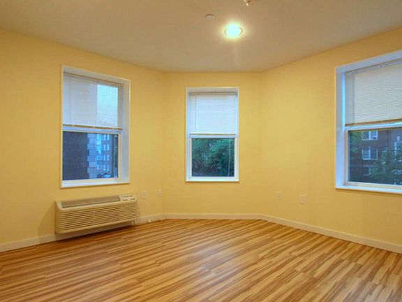 4th image of 245 S 49th St #309