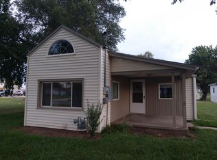 124 E 1st Ave, South Hutchinson, KS 67505