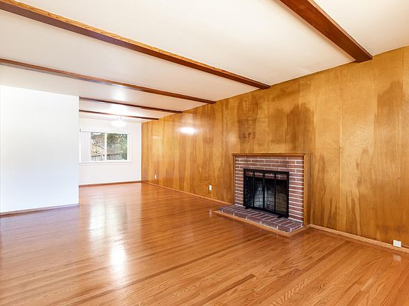 4th image of 2391 Whitman Way