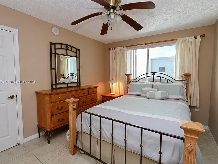 17800 N Bay Rd #404 — Photo 16