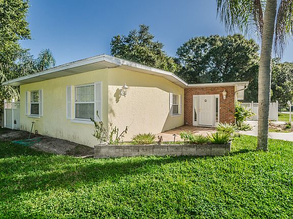4th image of 4405 78th Ln N