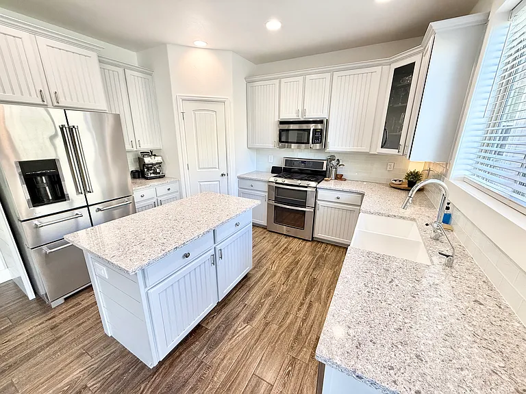 1867 E Chimney Stone Ct — Photo 3