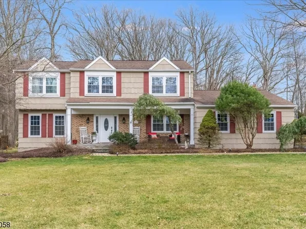 15 Sycamore Ln, Washington Twp., NJ 07853