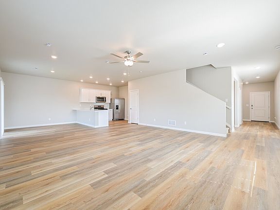 4th image of 7403 White River St
