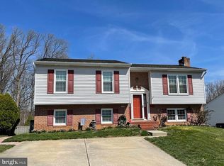 9700 Hickoryhurst Dr, Nottingham, MD 21236