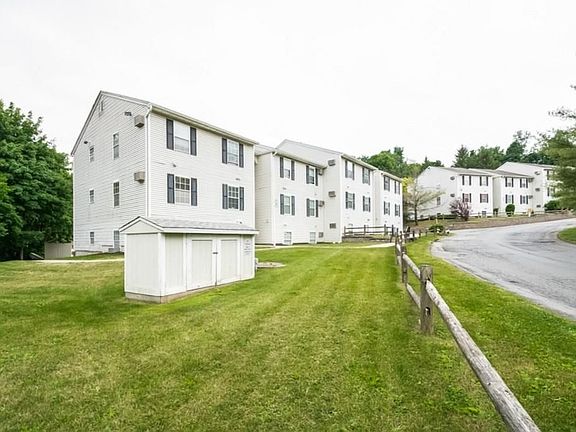 3rd image of 30 Lexington Hl Unit 7