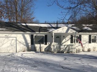 18018 Hillcrest Dr, Lake Milton, OH