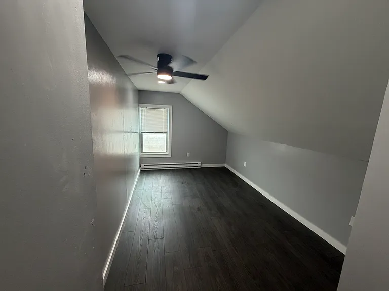 384 Norwich Ave — Photo 18