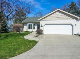 310 Golfview Ln, Elk Rapids, MI 49629