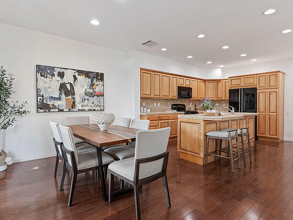 4th image of 848 Calle Los Gatos