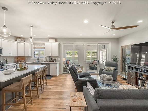 4th image of 51 Jordon Dr