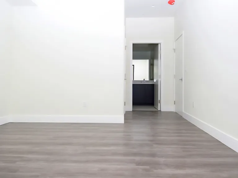 1046 S Serrano Ave #301 — Photo 1