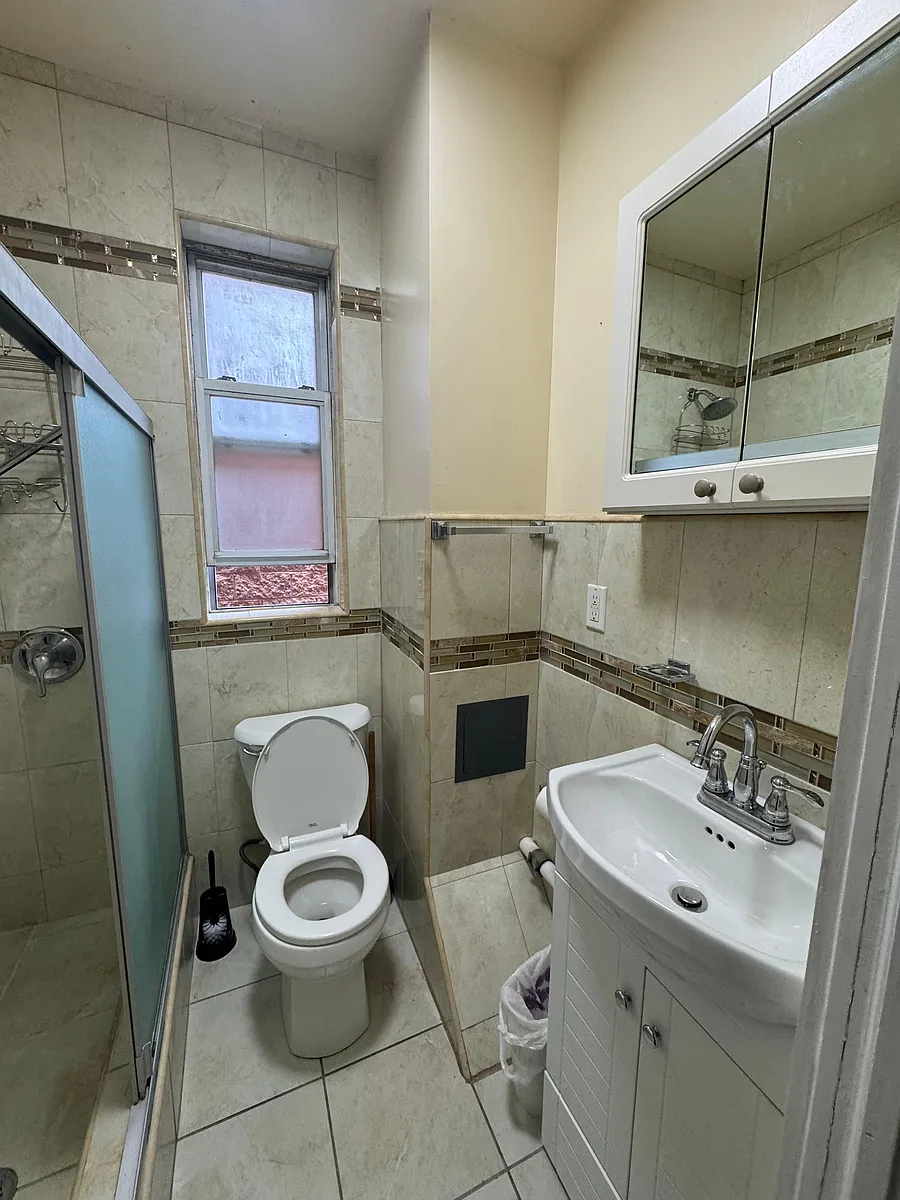 Building Photo - 2383 Belmont Ave #5