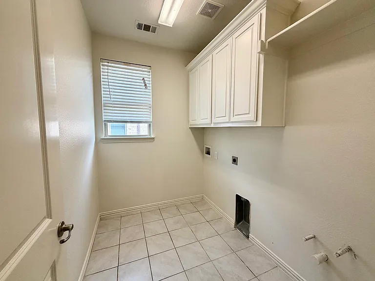 10112 Haversham Dr — Photo 24