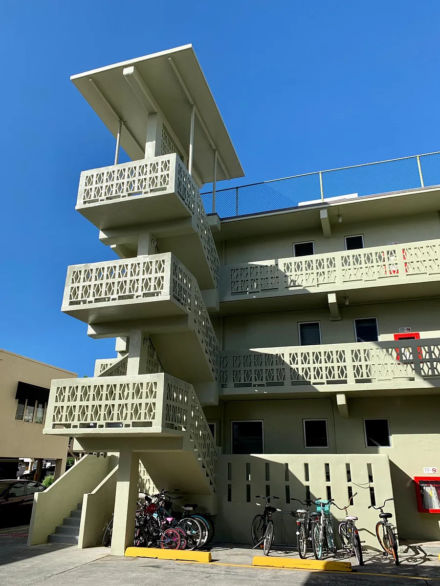 Building Photo - 402 Uluniu St #35