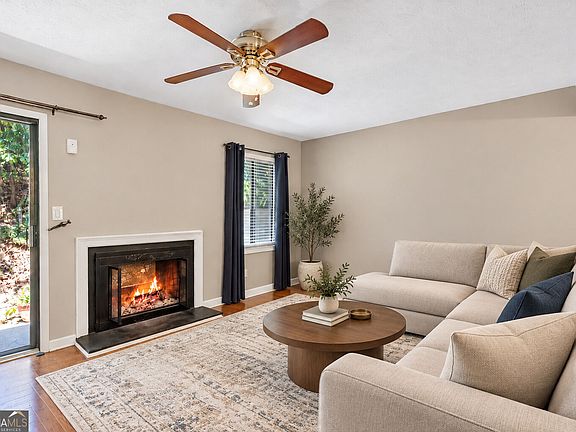 4th image of 2877 Torreya Way SE